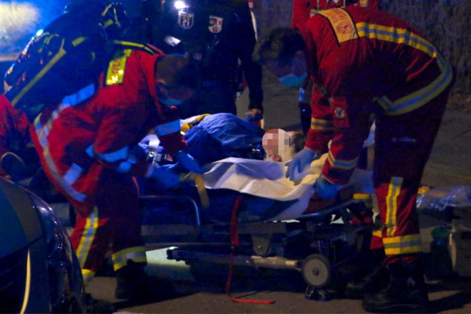 18-Jähriger kracht auf Drogen mit Roller gegen Auto!