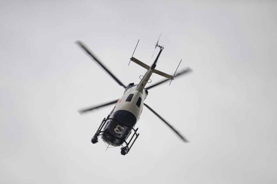 Ein Polizei-Hubschrauber war am Donnerstagmittag zwischen Dresden und Königstein unterwegs. (Symbolfoto)