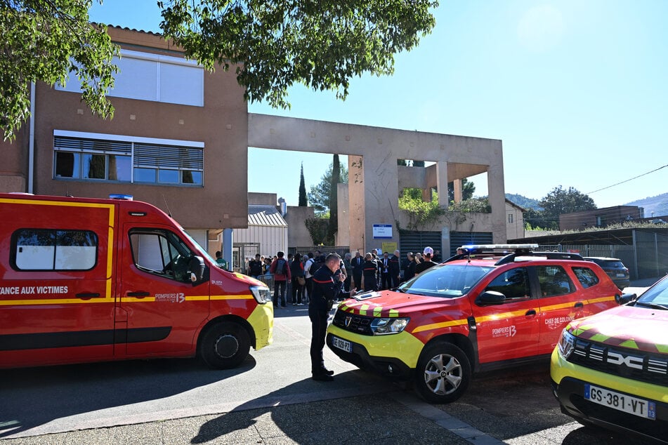 Schüler (14) schießt mit Jagdgewehr um sich: Schulleiter und zwei weitere Personen verletzt