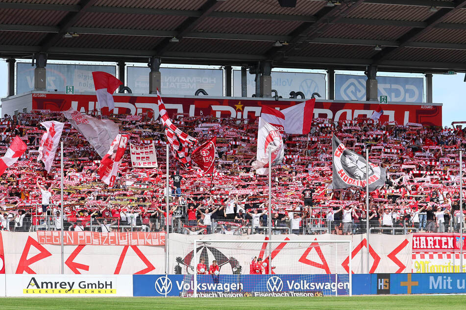 Die GGZ-Arena wird zum Sachsenpokal-Finale rammelvoll. Das Stadion ist ausverkauft.