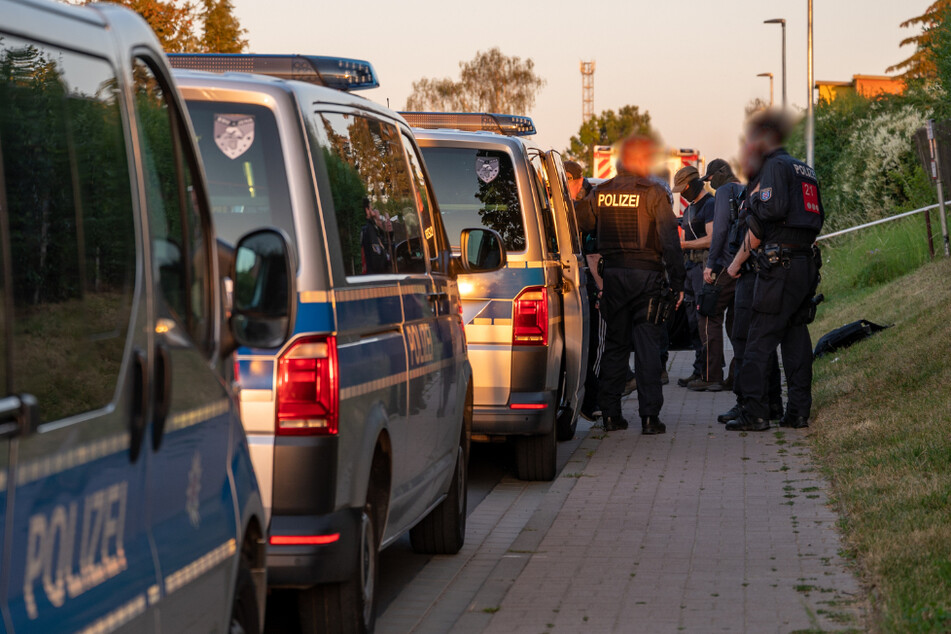 Spezialkräfte und ein Großaufgebot der Polizei suchten nach dem Verdächtigen.