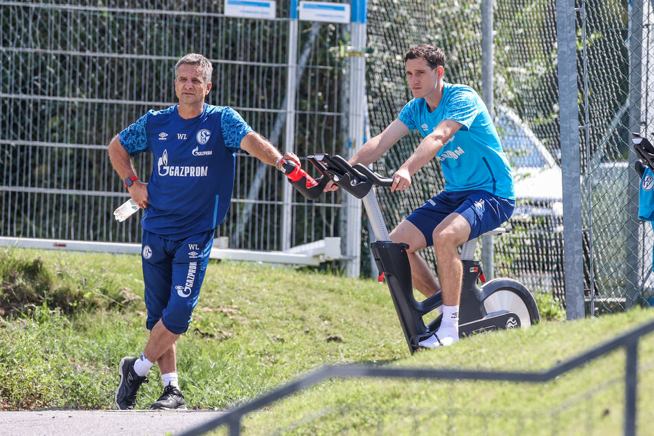 Athletiktrainer Werner Leuthard (59, l.) musste ebenfalls seine Sachen packen.