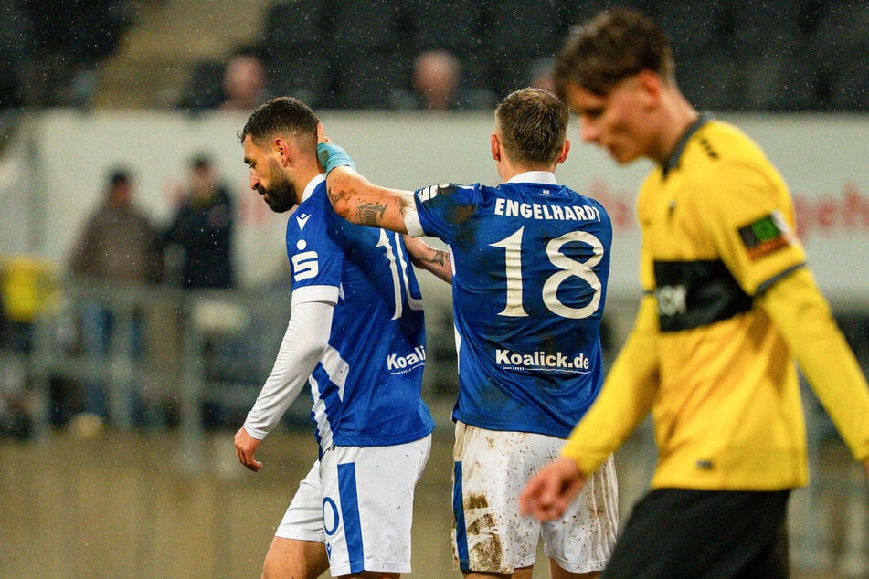 Energies Offensiv-Garanten Tolcay Cigerci (31, l.) und Erik Engelhardt (27) haben derzeit nicht die Leichtigkeit der Hinrunde.