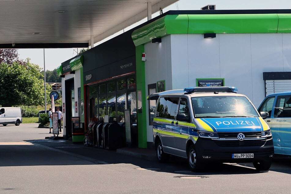 Blutiger Mann mit Stichverletzung entdeckt: Polizei hat Vermutung
