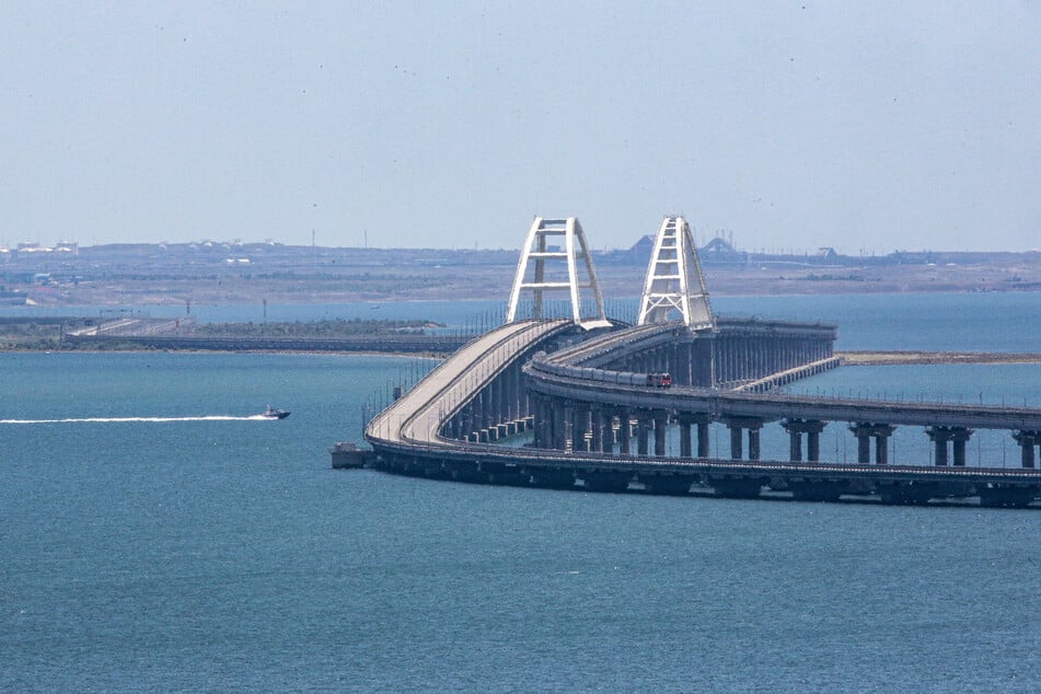 Die Krim-Brücke verbindet das russische Festland und die Halbinsel Krim.