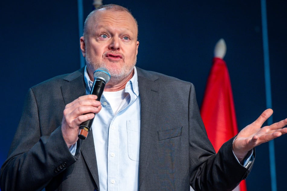 Fast ein Jahrzehnt war Raab (59) von der Bildfläche verschwunden. Sein Comeback auf RTL dürfte er sich aber quotenstärker vorgestellt haben.