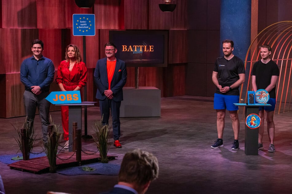 Bei den neuen "Battle-Pitches" müssen die Gründer gegeneinander antreten, um die Investoren zu überzeugen. Hier die Unternehmen "NewLifeJobs" (l.) und "SwimPal".