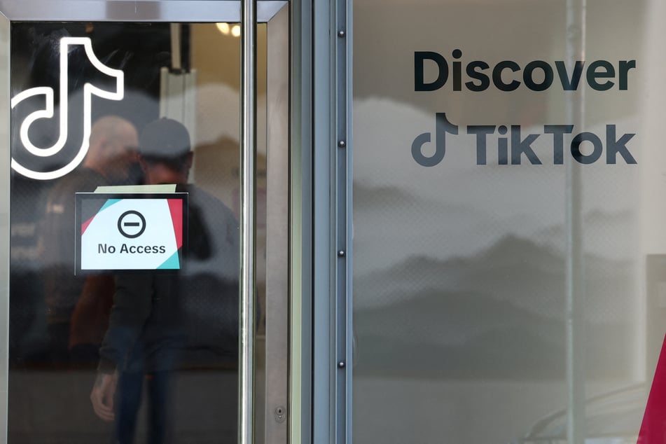 Tiktok comes "darken" On Sunday, unless the US government guarantees that it will not enforce a law that requires a ban on the platform.