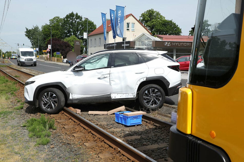 Der weiße Hyundai trug sichtliche Beschädigungen davon.