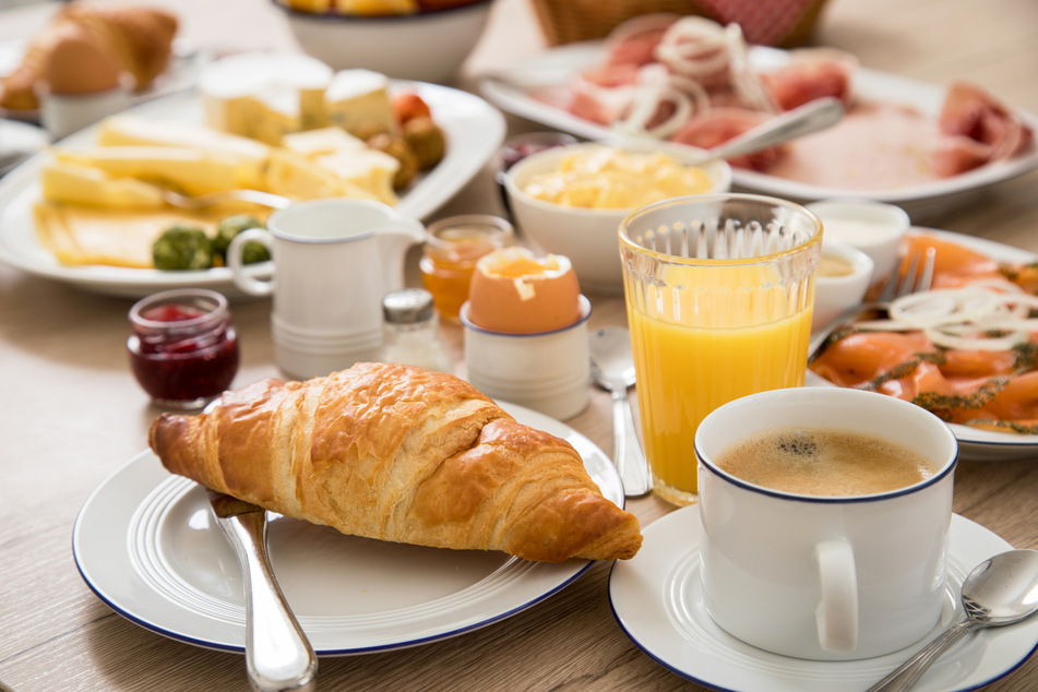 In Leipzig wird in vielen Cafés ein leckeres Sonntags-Frühstück serviert. (Symbolbild)