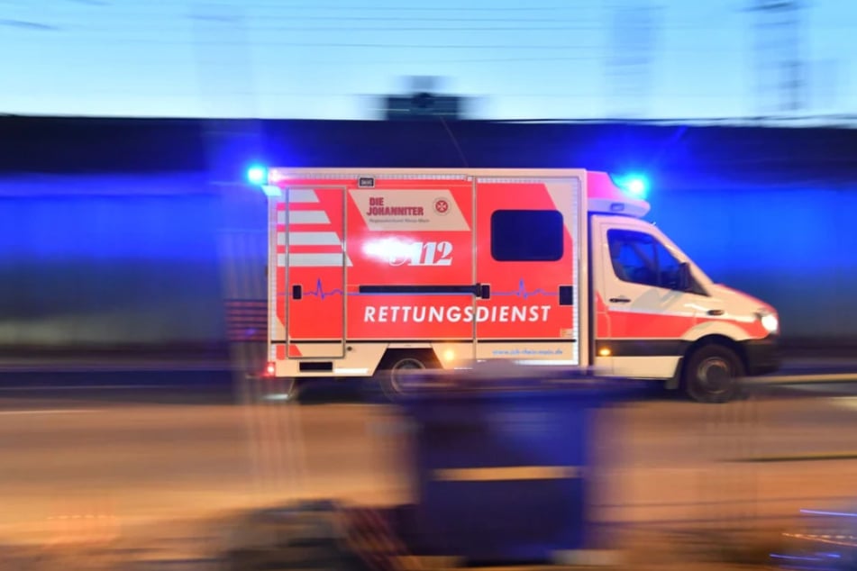 Die beiden Kinder (5) kamen mit schweren Verletzungen in ein Krankenhaus. (Symbolbild)