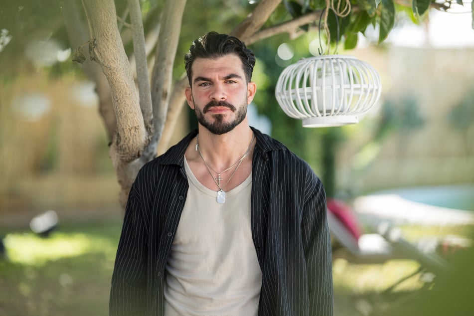 Was hat Maki (32) zu verbergen?