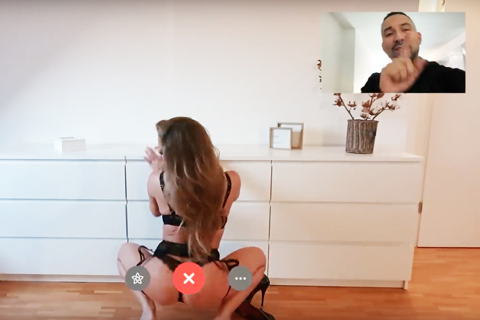 Eine Tänzerin zeigt Joshi Mizu im Musikvideo über Facetime, was sie kann.