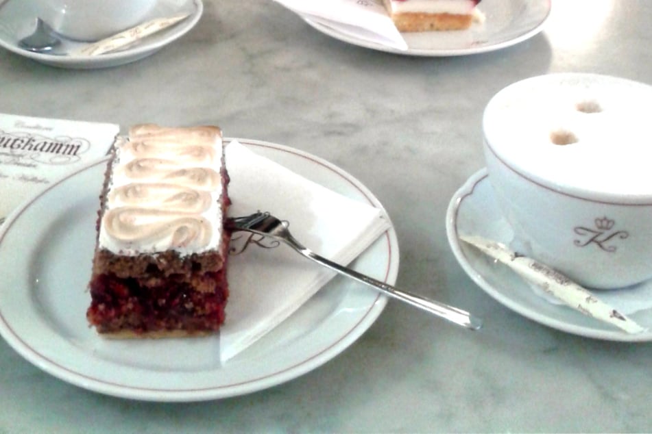 Im Café Kreutzkamm kann man feinste Kuchen und aromatische Kaffee-Spezialitäten genießen.