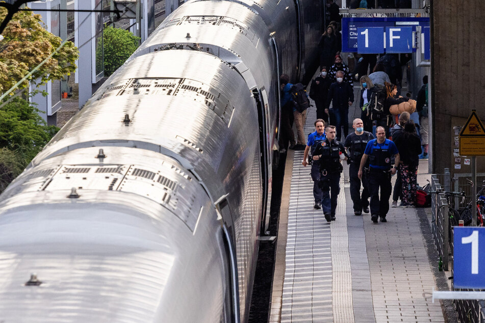 Der Häftling war am Hauptbahnhof in Freiburg/Breisgau in eine Kontrolle der Bundespolizei geraten.
