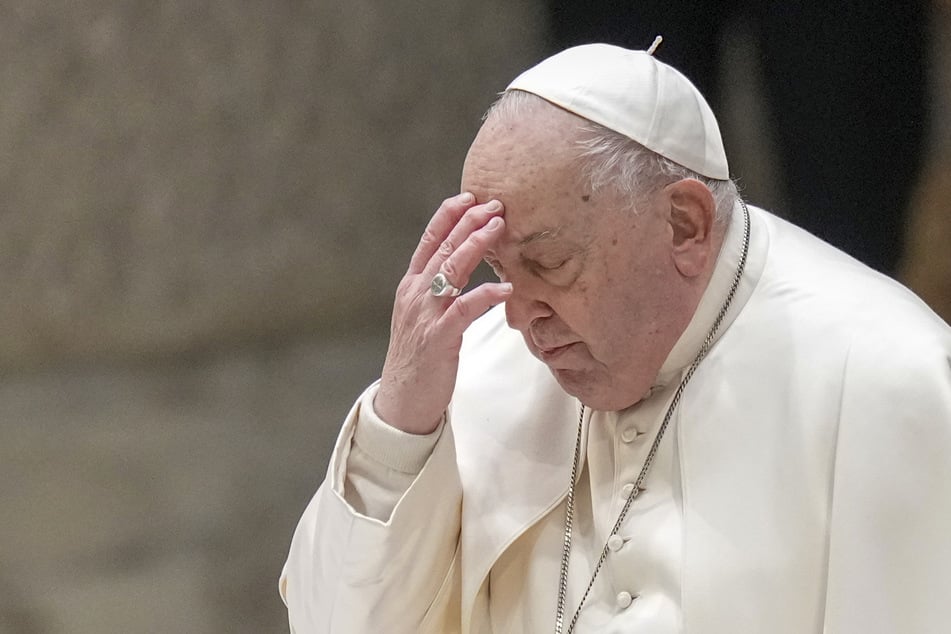 Papst Franziskus (88) wird seit eineinhalb Wochen in einem Krankenhaus in Rom behandelt.