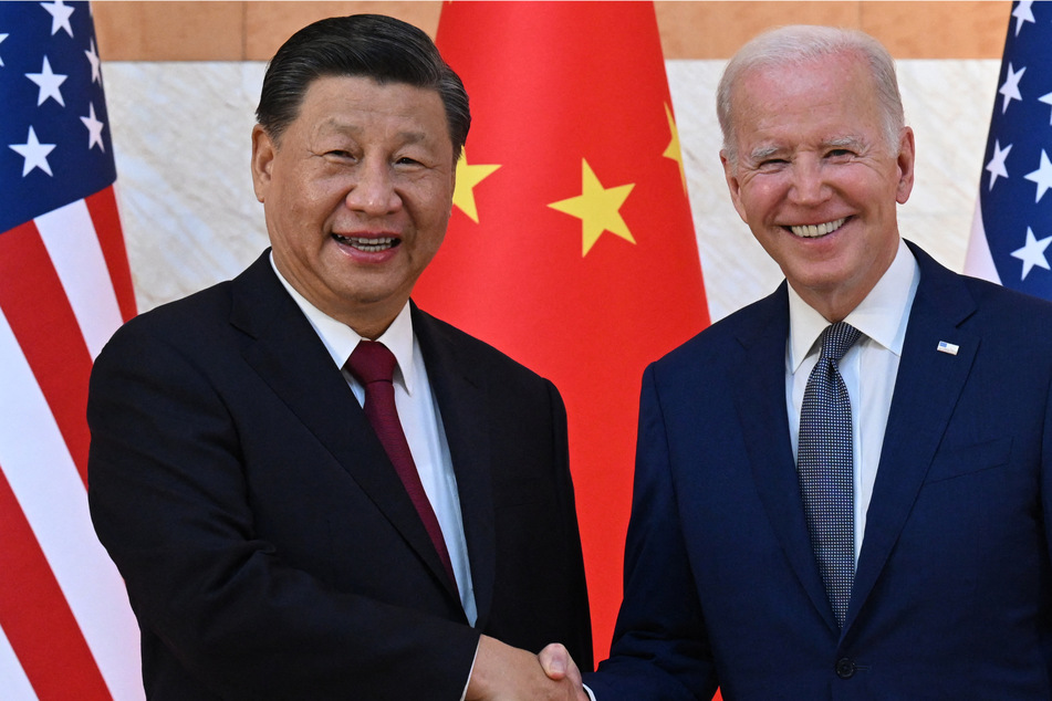 President Joe Biden (r) and Chinese President Xi Jinping are set to meet on November 15.