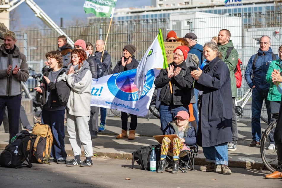 Die Klima-Demo vor dem Rathaus nützte wenig.