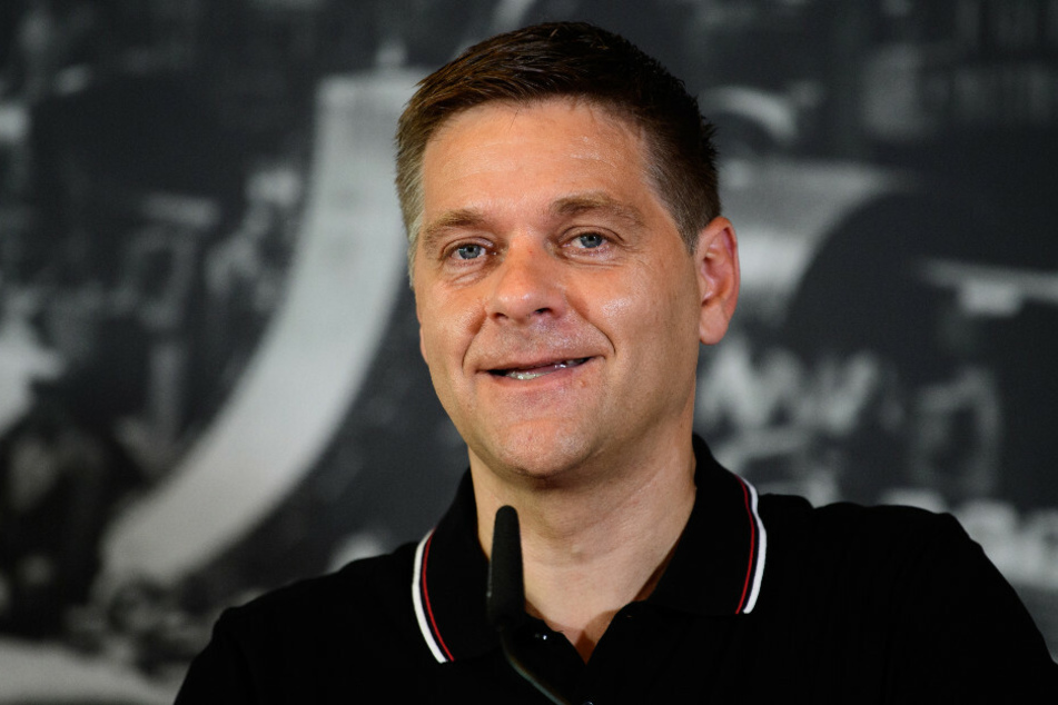 Union-Manager Oliver Ruhnert (47) verteidigt die Leihe von Torhüter Loris Karius.