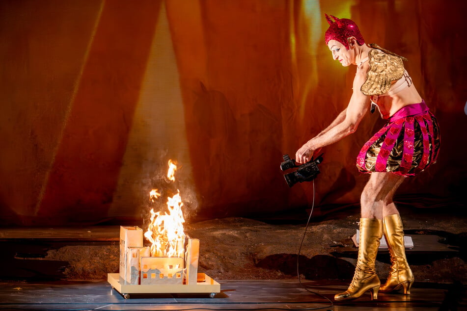 Der Teufel (oder Amor?) Turpino stellt selbst eine Oper auf die Beine.