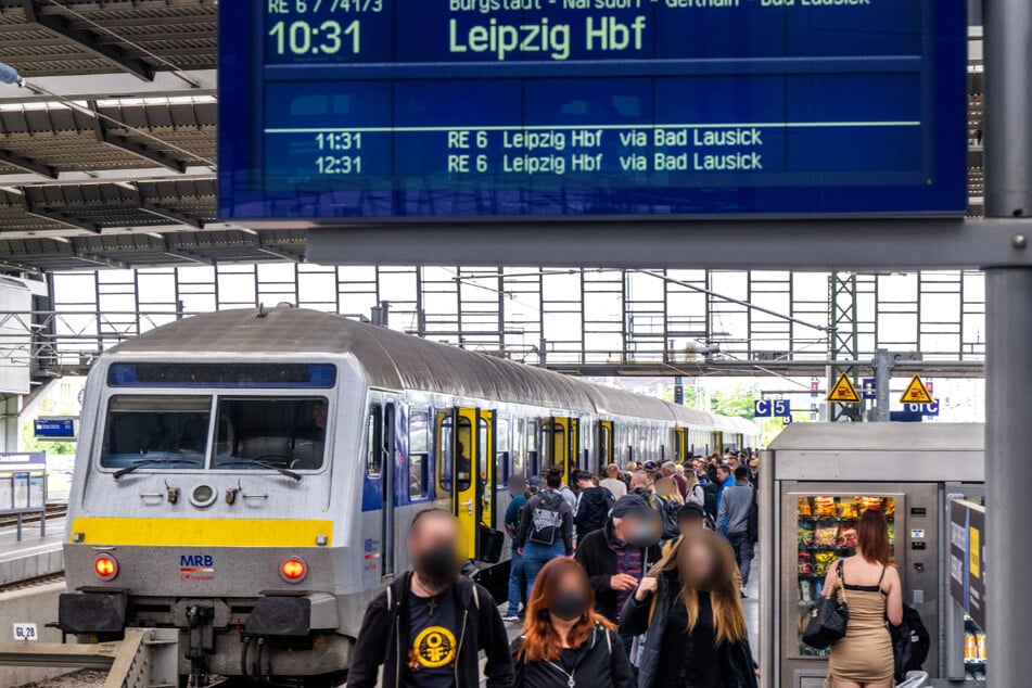 Die Züge in Sachsen sind durch das 9-Euro-Ticket gut gefüllt.