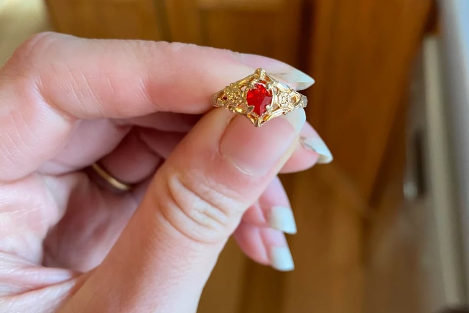 Diesen Ring fand Abbey Gingras (31).