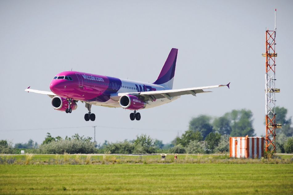 In einer Maschine der Fluggesellschaft "Wizz Air" kam am Wochenende ein kleines Mädchen zur Welt. (Symbolbild)