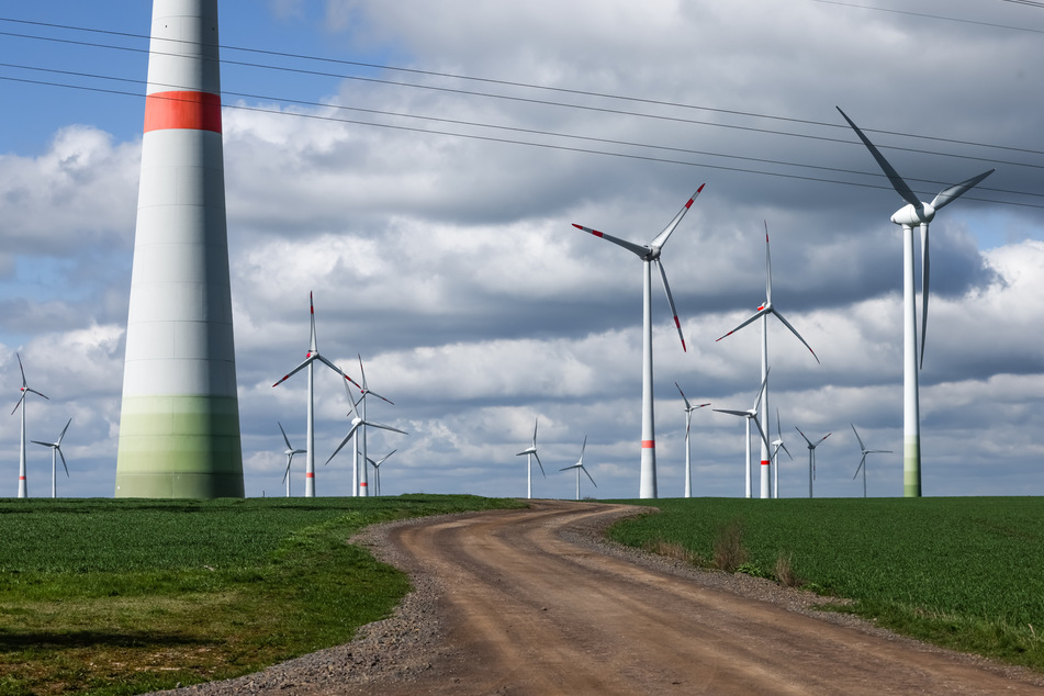 Gestalte die Energiewende aktiv mit durch qualitative Arbeit an Windkraftanlagen.