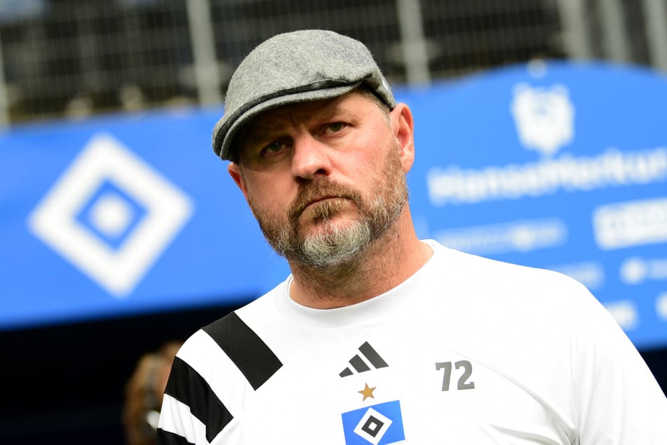 HSV-Trainer Steffen Baumgart (52) setzt im Tor auf Daniel Heuer Fernandes (52).