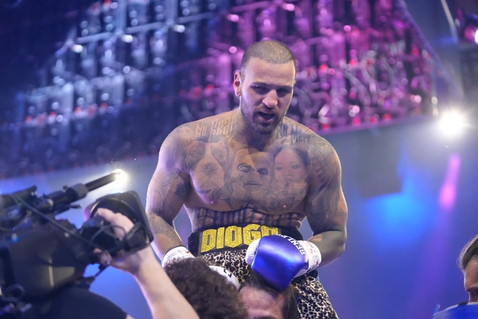 Diego Sangre gewinnt durch K.o.