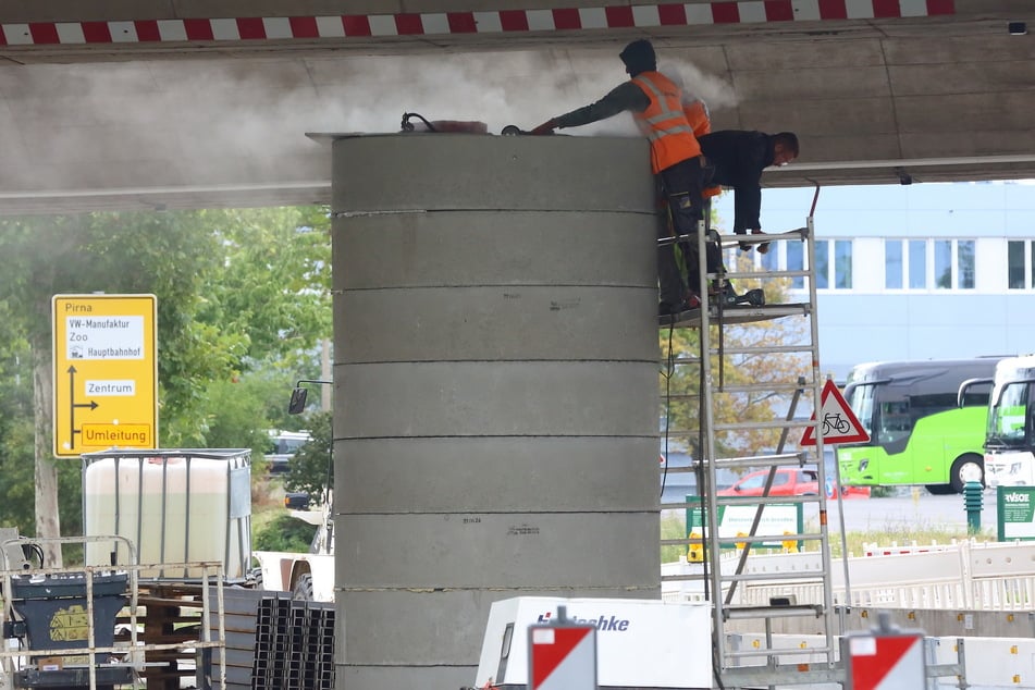 Zusätzliche Unterstützung leisten verfüllte Beton-Brunnenringe. Davon sind acht Stück geplant.