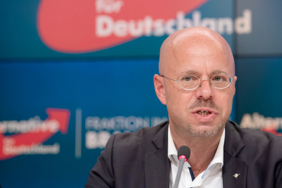 Name auf Liste verbotener HDJ? Brandenburgs AfD-Chef Kalbitz hält es für möglich!