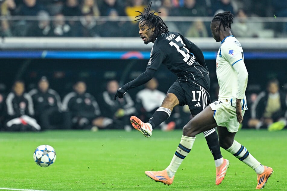 Elye Wahi (22, l.) soll Eintracht Frankfurt verlassen.