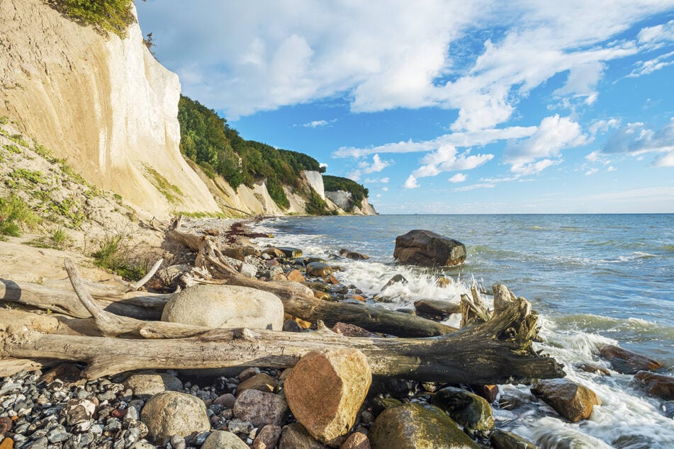 Rügen ist für seine Kreidefelsen und die besondere Landschaft berühmt.
