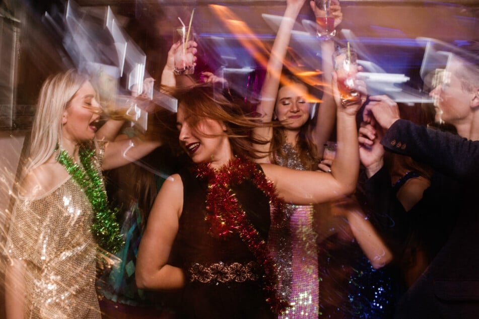 Bei der 2010er-Party könnt Ihr tanzen, bis die Fuße glühen. (Symbolfoto)