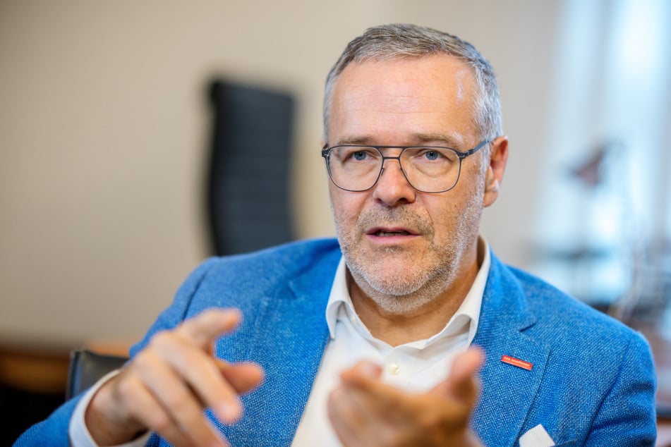 Dachdeckermeister Jörg Dittrich (56) ist Präsident vom Zentralverband des Deutschen Handwerks. Er wirbt für die Ausbildung im Handwerk.