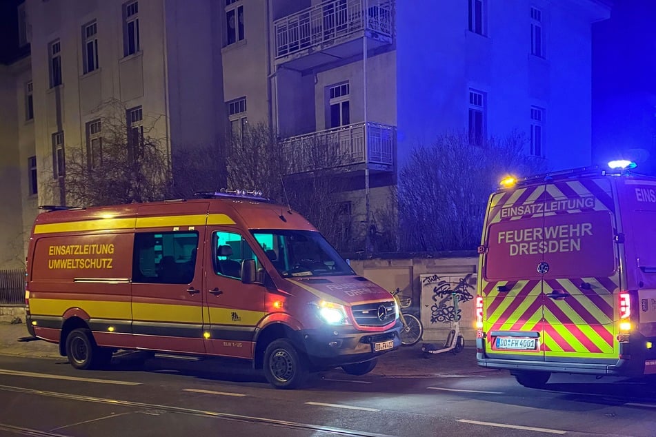 Gegen 2.36 Uhr gab es am heutigen Mittwoch einen Feuerwehreinsatz in Dresden-Neugruna.