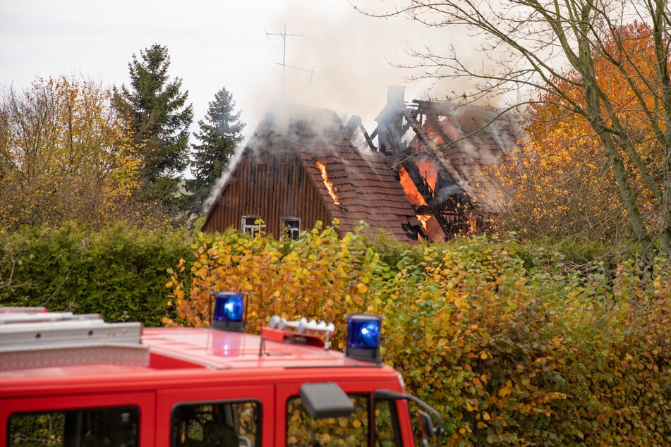 Das Gebäude im Ortsteil Niederottendorf brannte komplett ab.