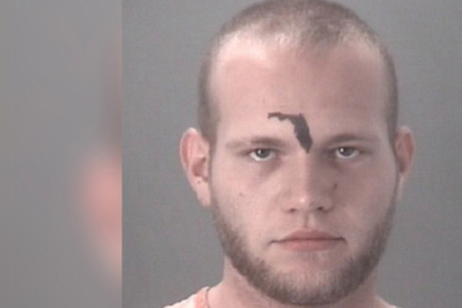 Man with Florida face tattoo calls 911 to get a ride home