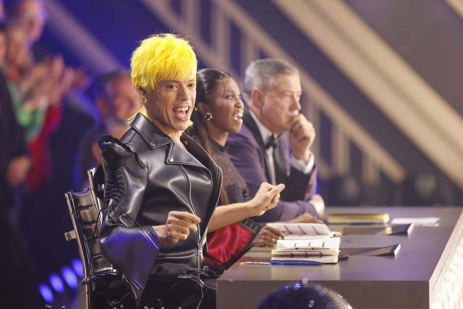 Die "Let's Dance"-Jury um Jorge González (58, l.), Motsi Mabuse (45) und Joachim Llambi (61) hat einen großen Favoriten auf den Sieg.