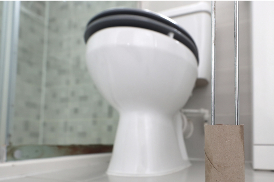 Die Toilette in Mehrfamilienhäusern sollten angeblich täglich desinfiziert werden. Das Regierungspräsidium stellt nun Strafanzeige.