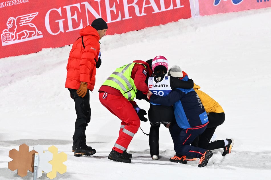 Am Ende konnte Luisa Görlich den Auslauf nicht eigenständig verlassen.