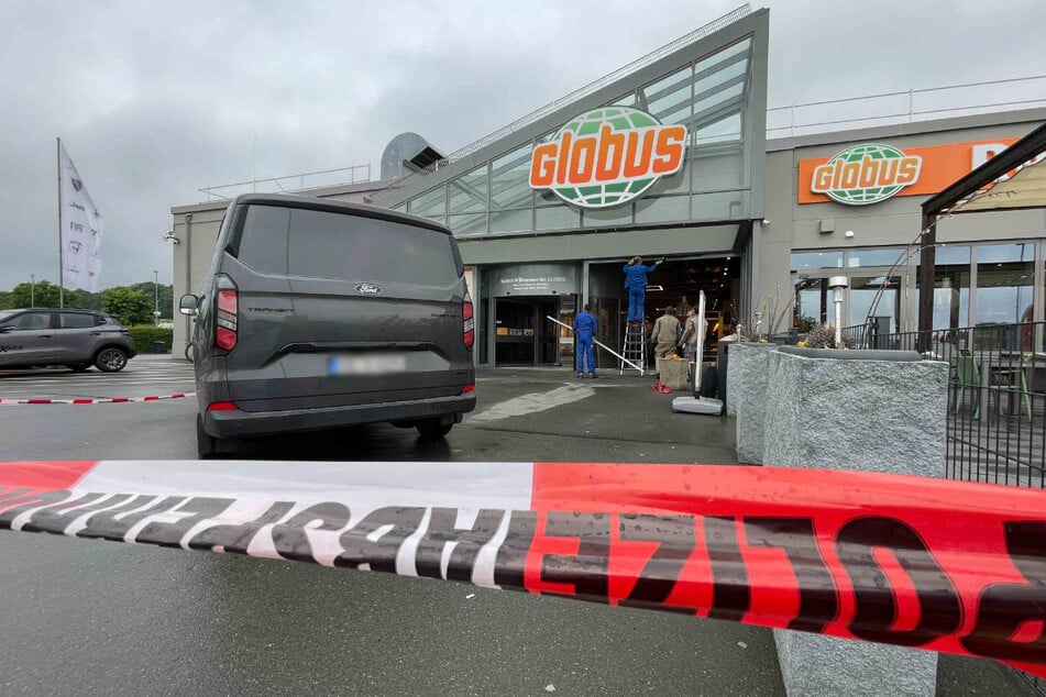 Kriminaltechniker sind vor Ort.