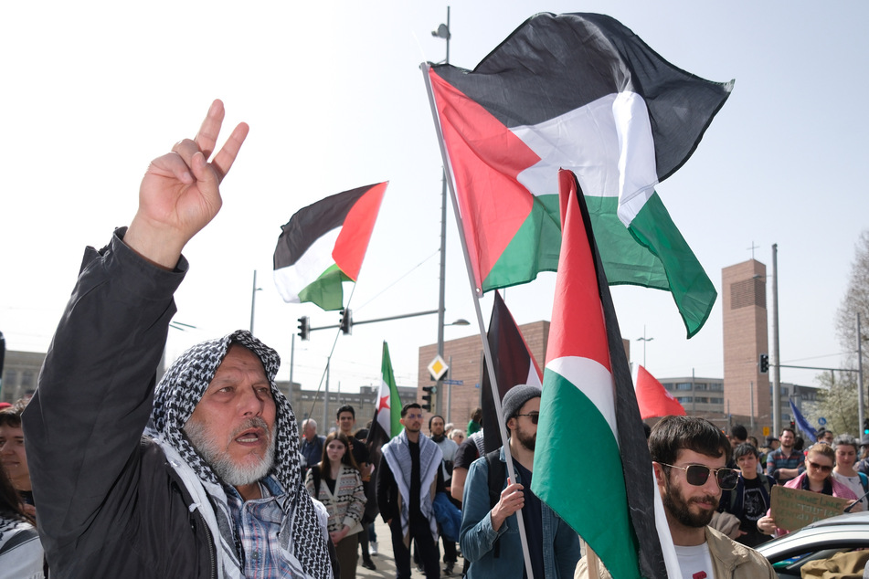 Auch pro-palästinensische Aktivisten waren bei der Demo dabei.