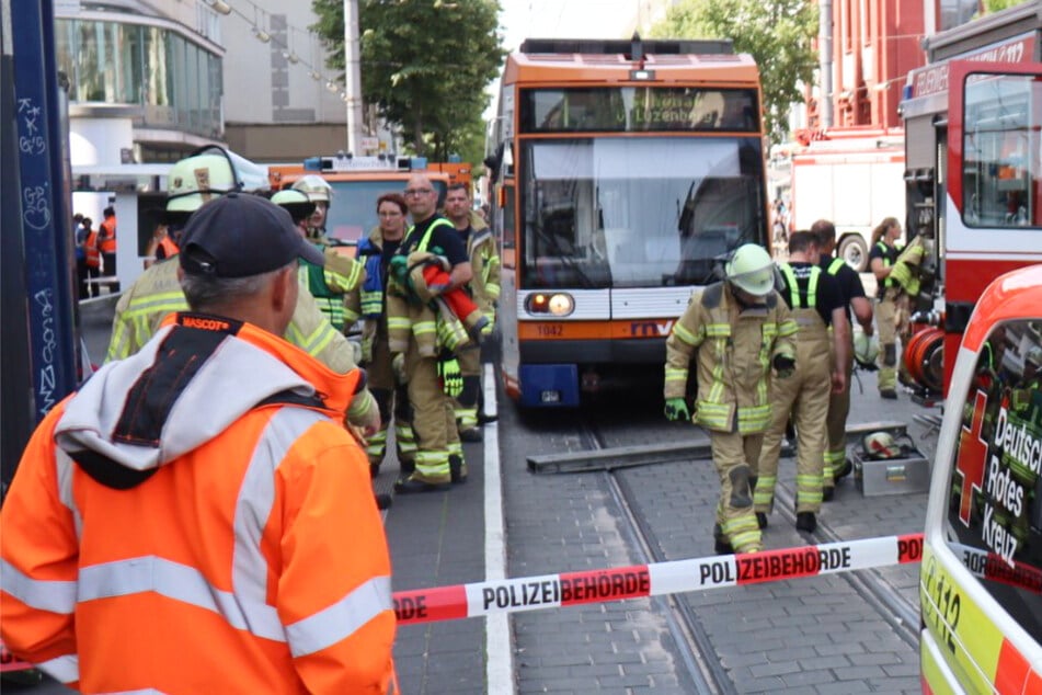Großeinsatz am Mannheimer Marktplatz: Person von Stadtbahn erfasst