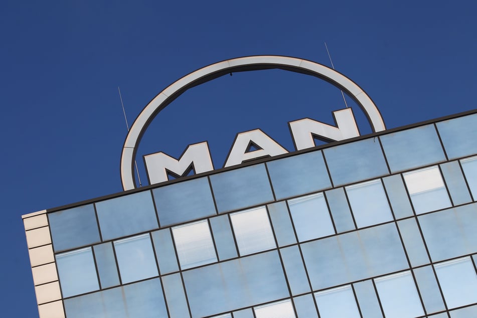 Die Abkürzung MAN steht für die vor mehr als 100 Jahren gegründete Maschinenfabrik Augsburg-Nürnberg. Fortan trägt das Unternehmen einen Kunstnamen.