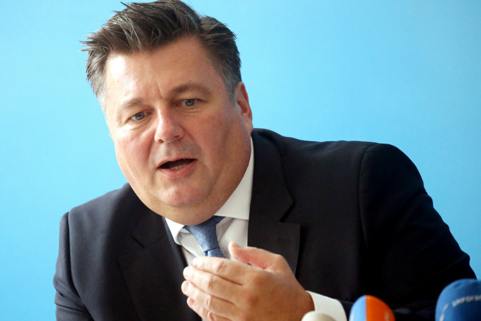Andreas Geisel (54, SPD), Innensenator von Berlin, nimmt an einer Pressekonferenz teil. (Archivbild)