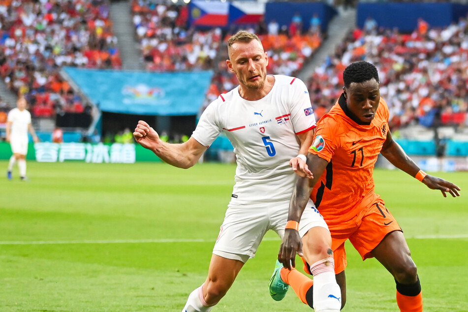 50-facher Nationalspieler wegen Totschlags angeklagt, weil er Neffen mit Messer attackiert haben soll!