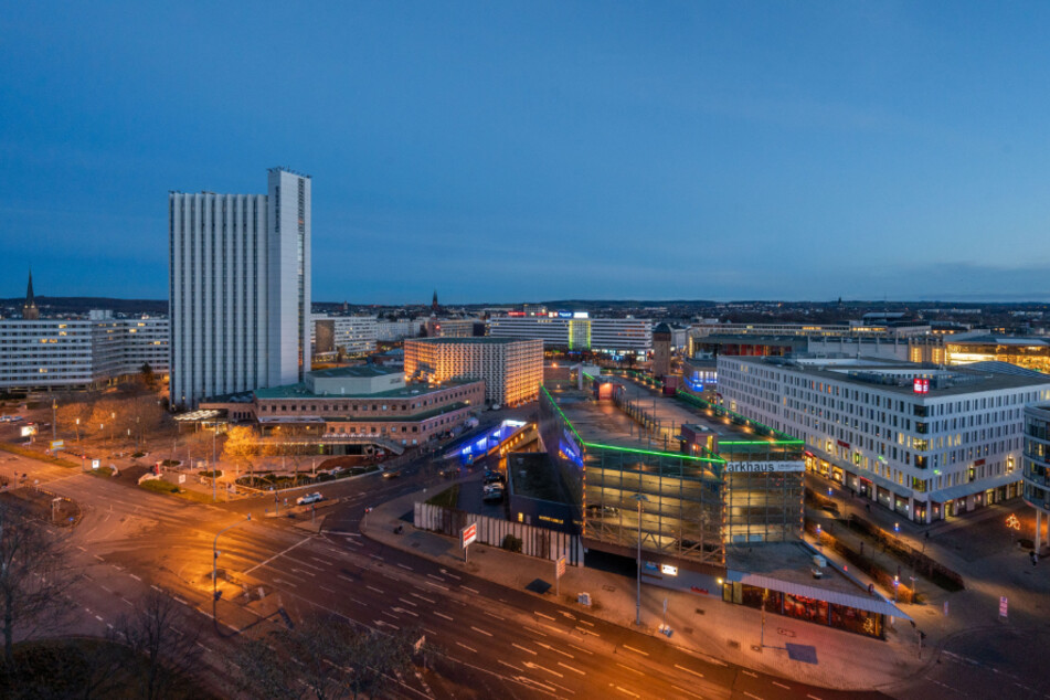 Die einzige Spur nach Familienmitgliedern führt von Bielefeld nach Chemnitz. Hier müssten Onkel, Tanten und sogar Verwandte vierten Grades wohnen.