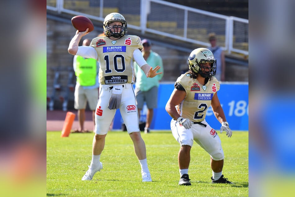 Anfangs played Eric Seidel (34, l.) as quarterback for the Dresden Monarchs.